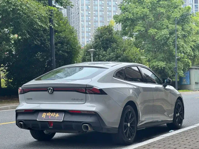 Changan UNI-V — Фото автомобиля 20