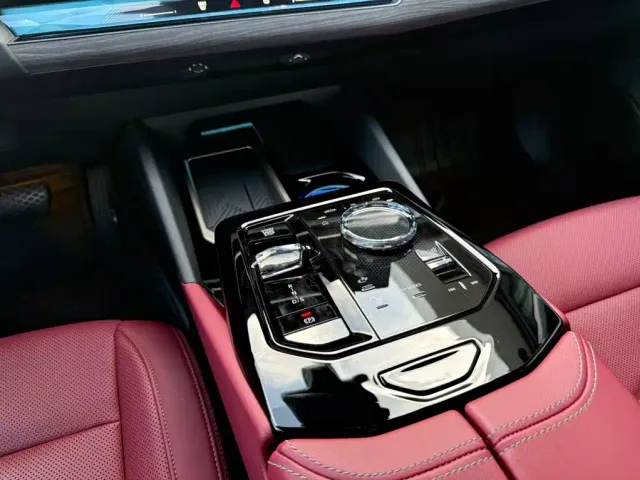 BMW 5 Series — Фото автомобиля 10