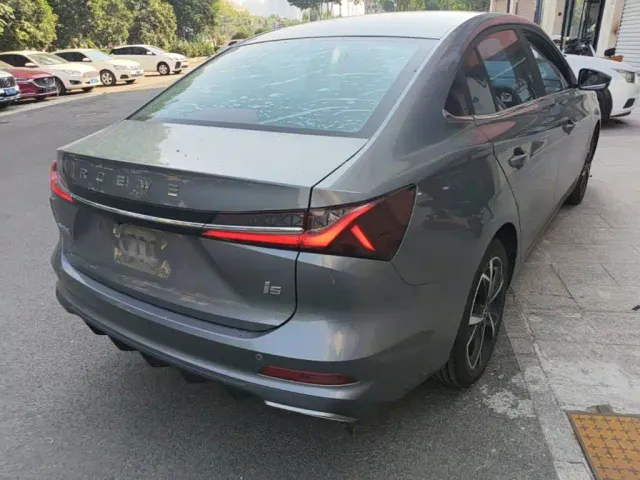 Roewe i5 — Фото автомобиля 7