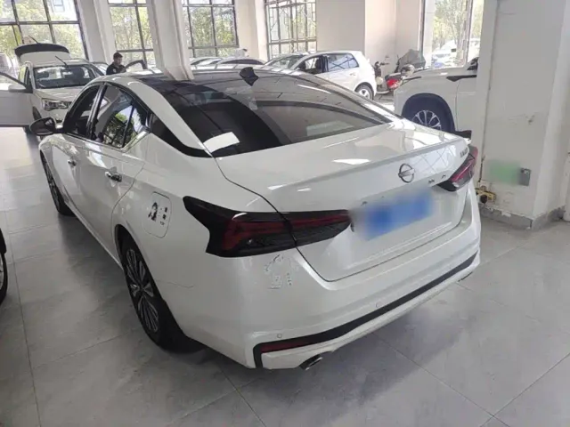 Nissan Teana — Фото автомобиля 4
