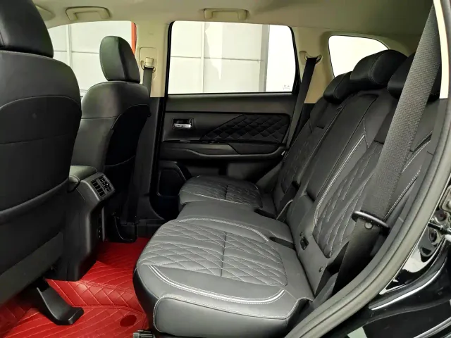 Mitsubishi Outlander — Фото автомобиля 6