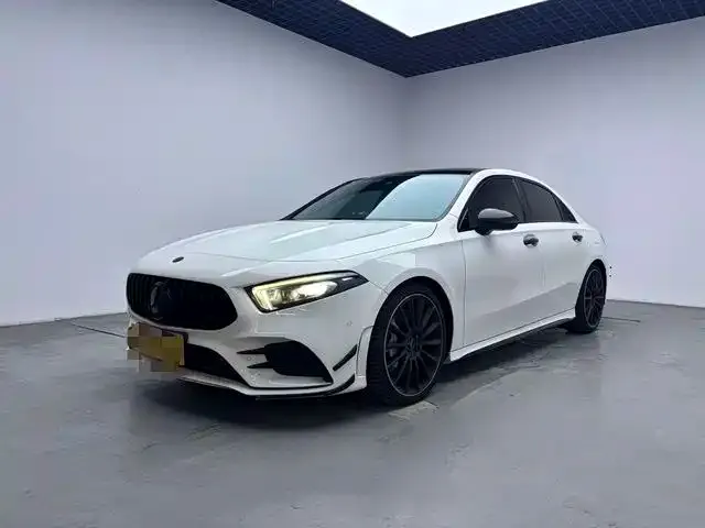 Фотография автомобиля — Mercedes-Benz A-Class AMG
