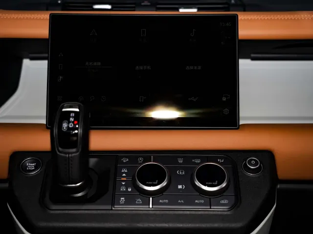 Land Rover Defender — Фото автомобиля 27