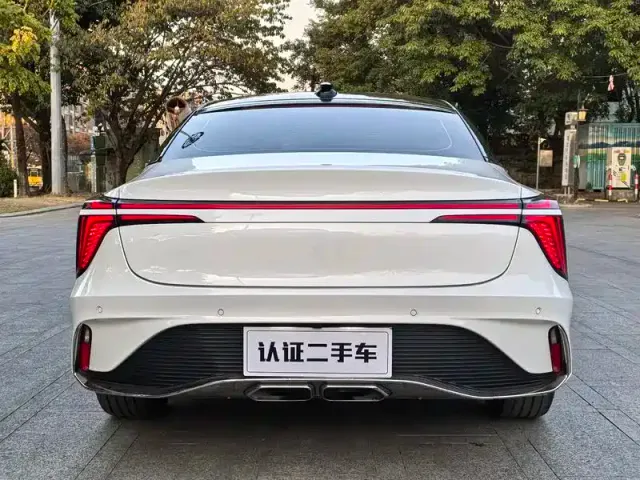 Hongqi H6 — Фото автомобиля 7