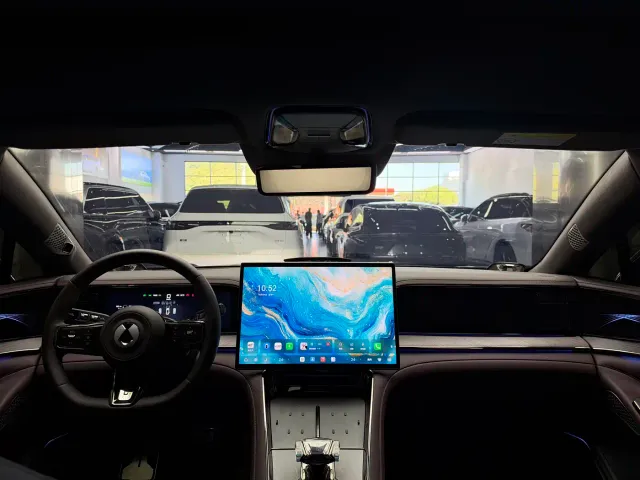 Denza Z9GT — Фото автомобиля 3