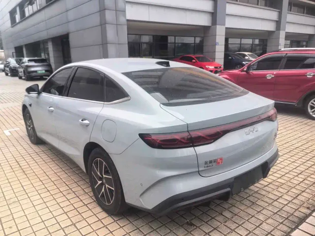 BYD Qin L — Фото автомобиля 6