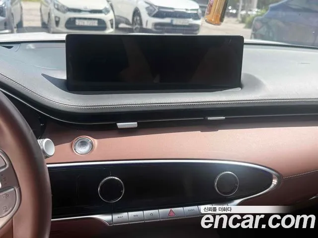 Genesis GV70 — Фото автомобиля 16
