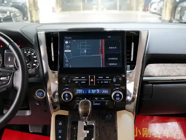 Toyota Vellfire — Фото автомобиля 9