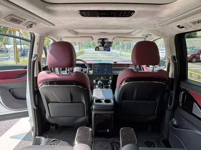 GAC Trumpchi E9 — Фото автомобиля 6