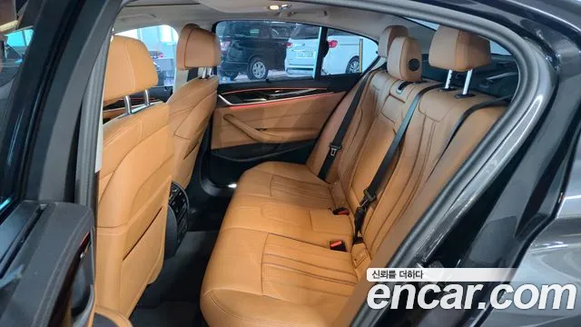 BMW 5 Series G30 — Фото автомобиля 10