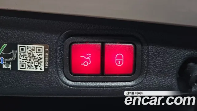 Mercedes-Benz E-Class — Фото автомобиля 28