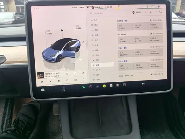 Tesla Model 3 — Фото автомобиля 12