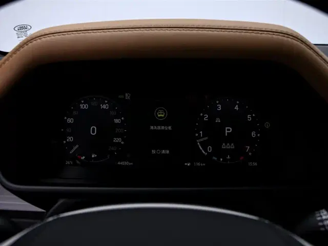 Land Rover Defender — Фото автомобиля 6