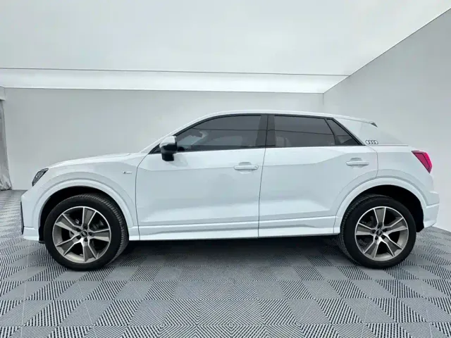 Audi Q2L — Фото автомобиля 6