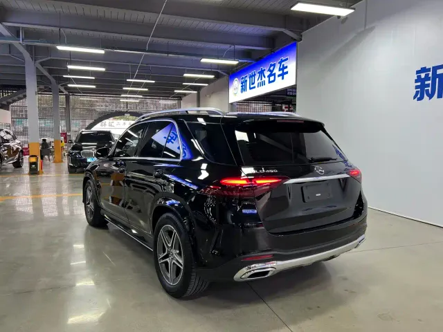 Mercedes-Benz GLE-Class — Фото автомобиля 13