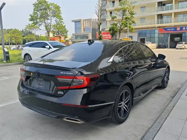 Honda Accord — Фото автомобиля 7