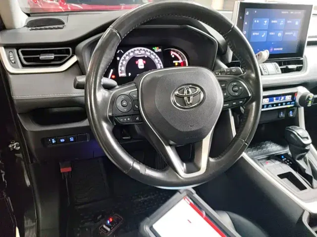 Toyota RAV4 — Фото автомобиля 10