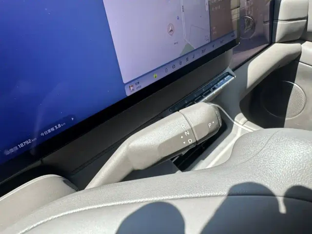 IM Motors LS6 — Фото автомобиля 9
