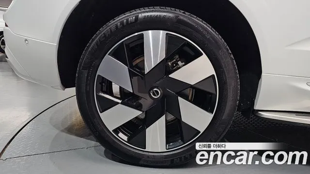 Вольво XC60 — Фото автомобиля 21