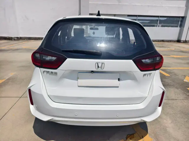 Honda Fit — Фото автомобиля 4
