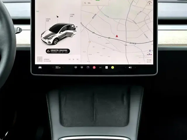 Tesla Model Y — Фото автомобиля 9