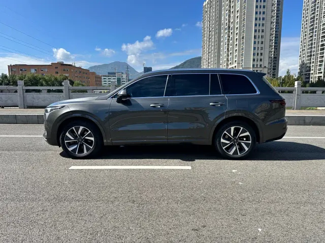 Li Auto ONE — Фото автомобиля 3