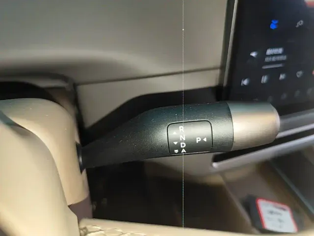 Li Auto Li Auto i6 2025 2WD Base Model — Фото автомобиля 13