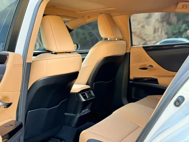 Lexus ES — Фото автомобиля 6