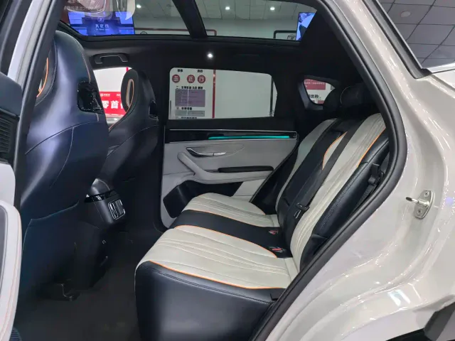 BYD Song PLUS — Фото автомобиля 8