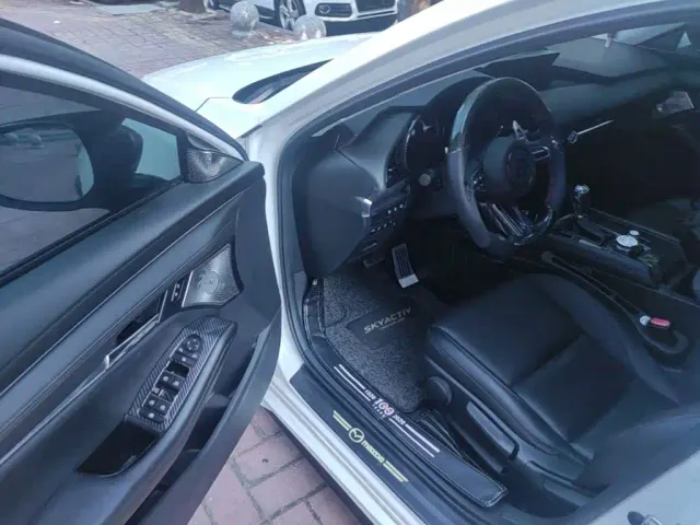 Mazda Axela — Фото автомобиля 15