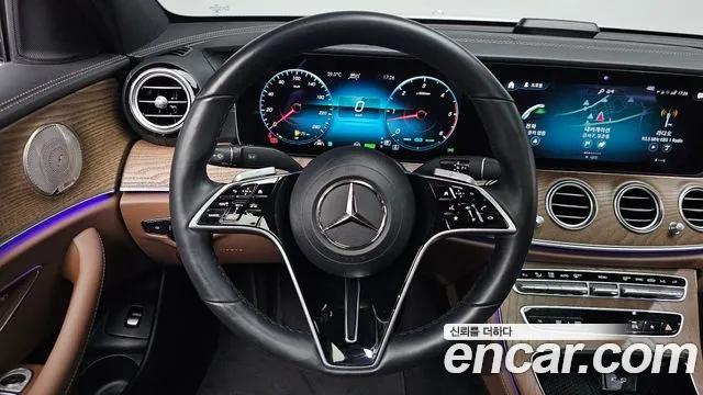 Mercedes-Benz E-Class — Фото автомобиля 13