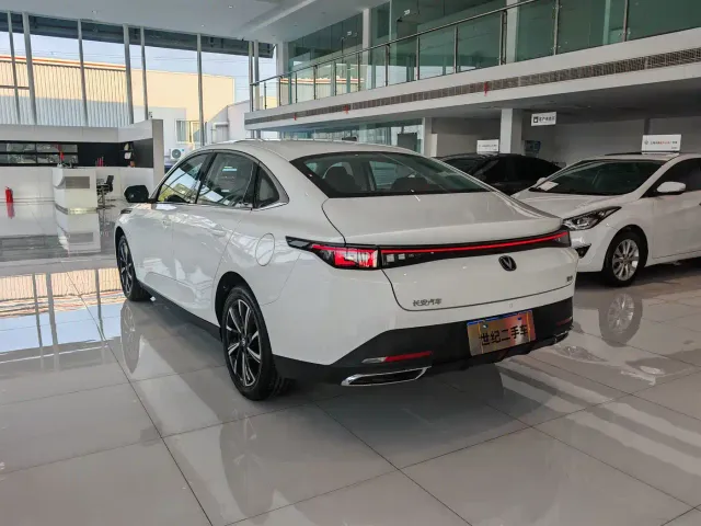 Changan Eado — Фото автомобиля 12