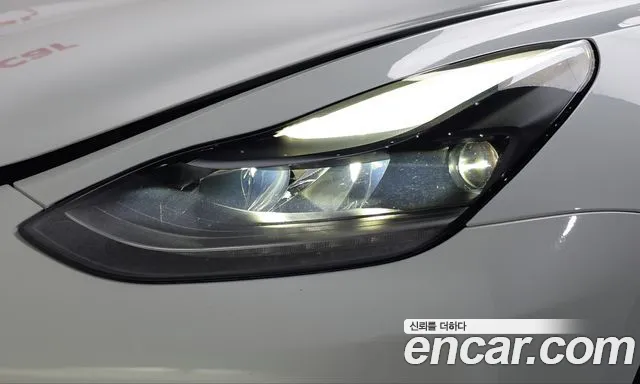 Tesla Model 3 — Фото автомобиля 7