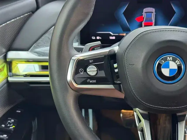 BMW i7 — Фото автомобиля 15