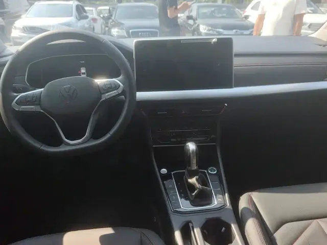 Volkswagen Lavida 2024 Model 300TSI DSG Starlight Leading Edition — Фото автомобиля 12