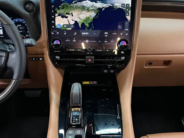 Toyota Alphard — Фото автомобиля 17