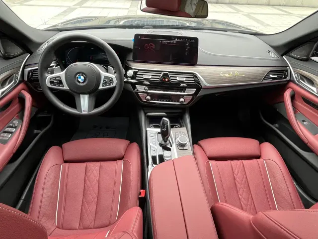 BMW 5 Series — Фото автомобиля 14