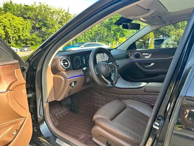 Mercedes-Benz E-Class — Фото автомобиля 13