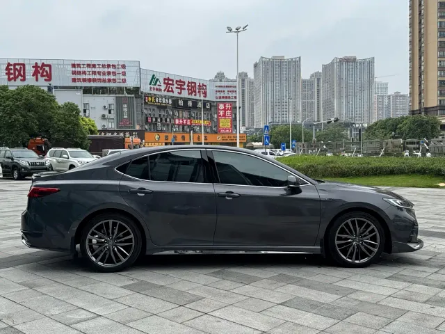 Toyota Camry — Фото автомобиля 5