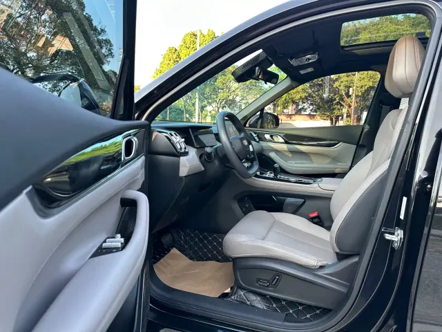 Geely Boyue L — Фото автомобиля 10