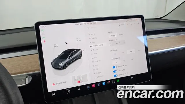 Tesla Model 3 — Фото автомобиля 22