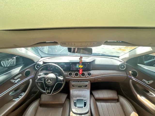Mercedes-Benz E-Class — Фото автомобиля 15