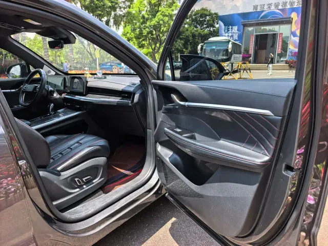 Roewe RX5 Max — Фото автомобиля 12
