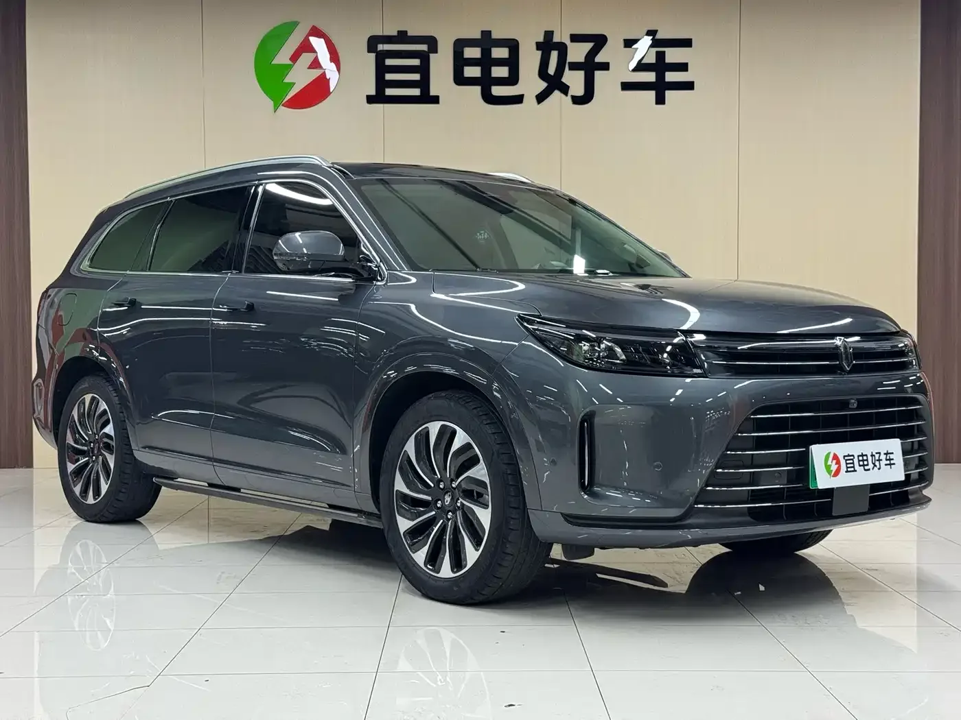 AITO Wenjie AITO M7 2024 1.5T RWD Plus 5-Seater — Фото автомобиля 3