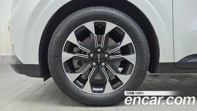 Kia Carnival 4th Gen — Фото автомобиля 5