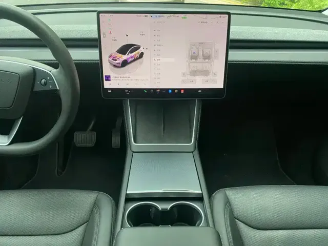 Tesla Model Y — Фото автомобиля 9