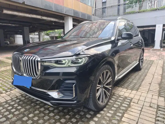 Фотография автомобиля — BMW X7