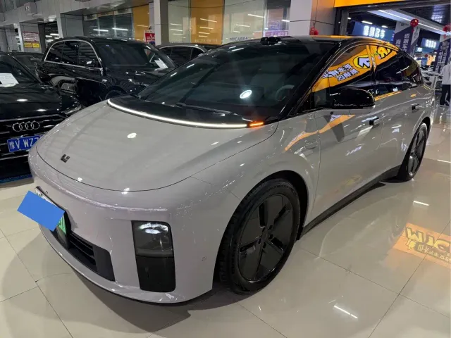 Фотография автомобиля — Li Auto i6