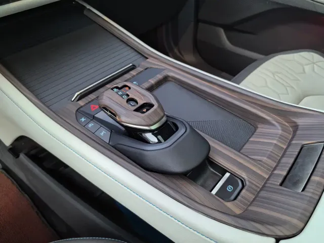 Ford Edge — Фото автомобиля 24