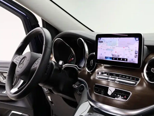 Mercedes-Benz V-Class — Фото автомобиля 15